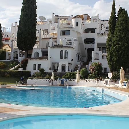 דירות בנאלמדנה Apartamento Turistico Pueblo Evita מראה חיצוני תמונה