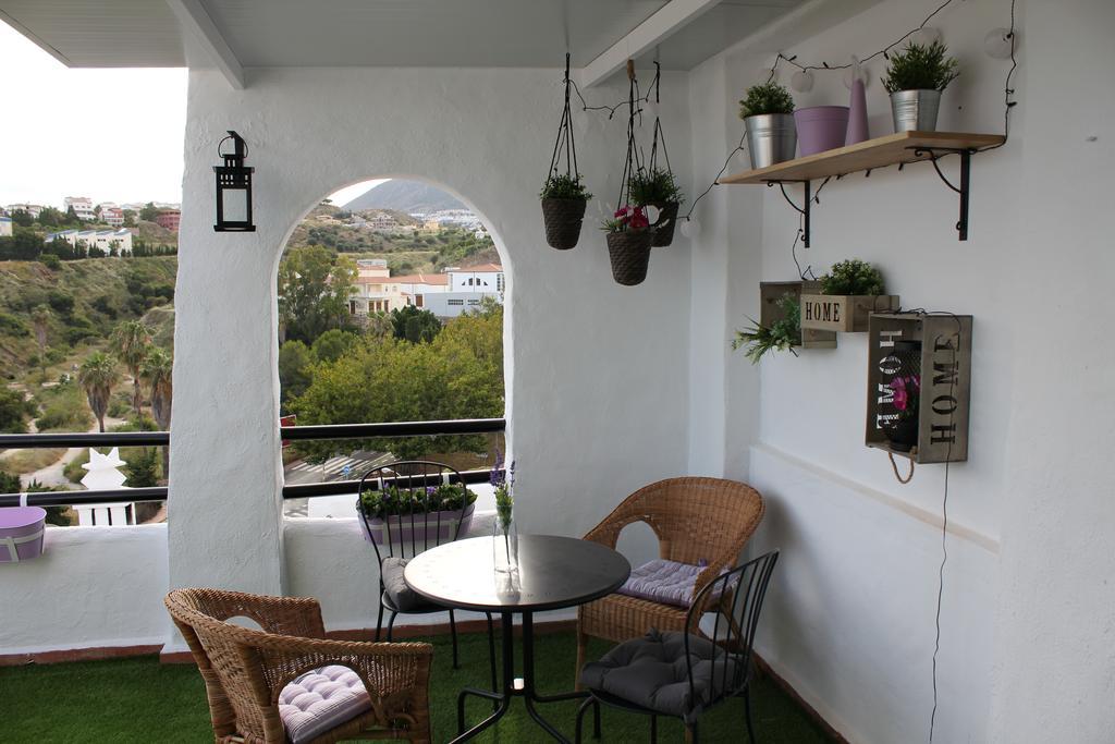 דירות בנאלמדנה Apartamento Turistico Pueblo Evita מראה חיצוני תמונה