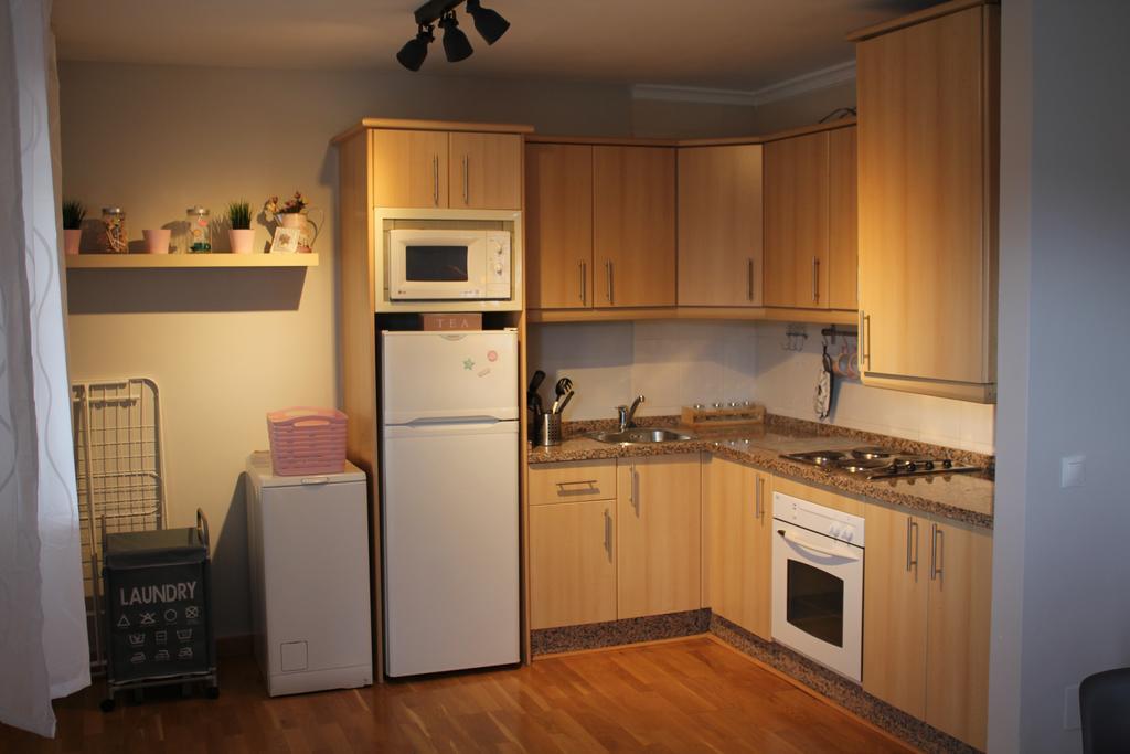 דירות בנאלמדנה Apartamento Turistico Pueblo Evita מראה חיצוני תמונה