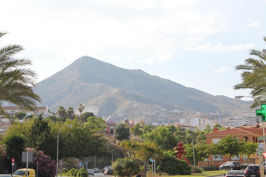 דירות בנאלמדנה Apartamento Turistico Pueblo Evita מראה חיצוני תמונה